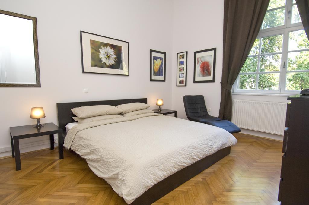 Galeria Rooms Ljubljana Ruang foto
